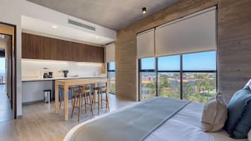 Appartement Majestueux, balcon, vue ville | Literie de qualité supérieure, couette en duvet d'oie