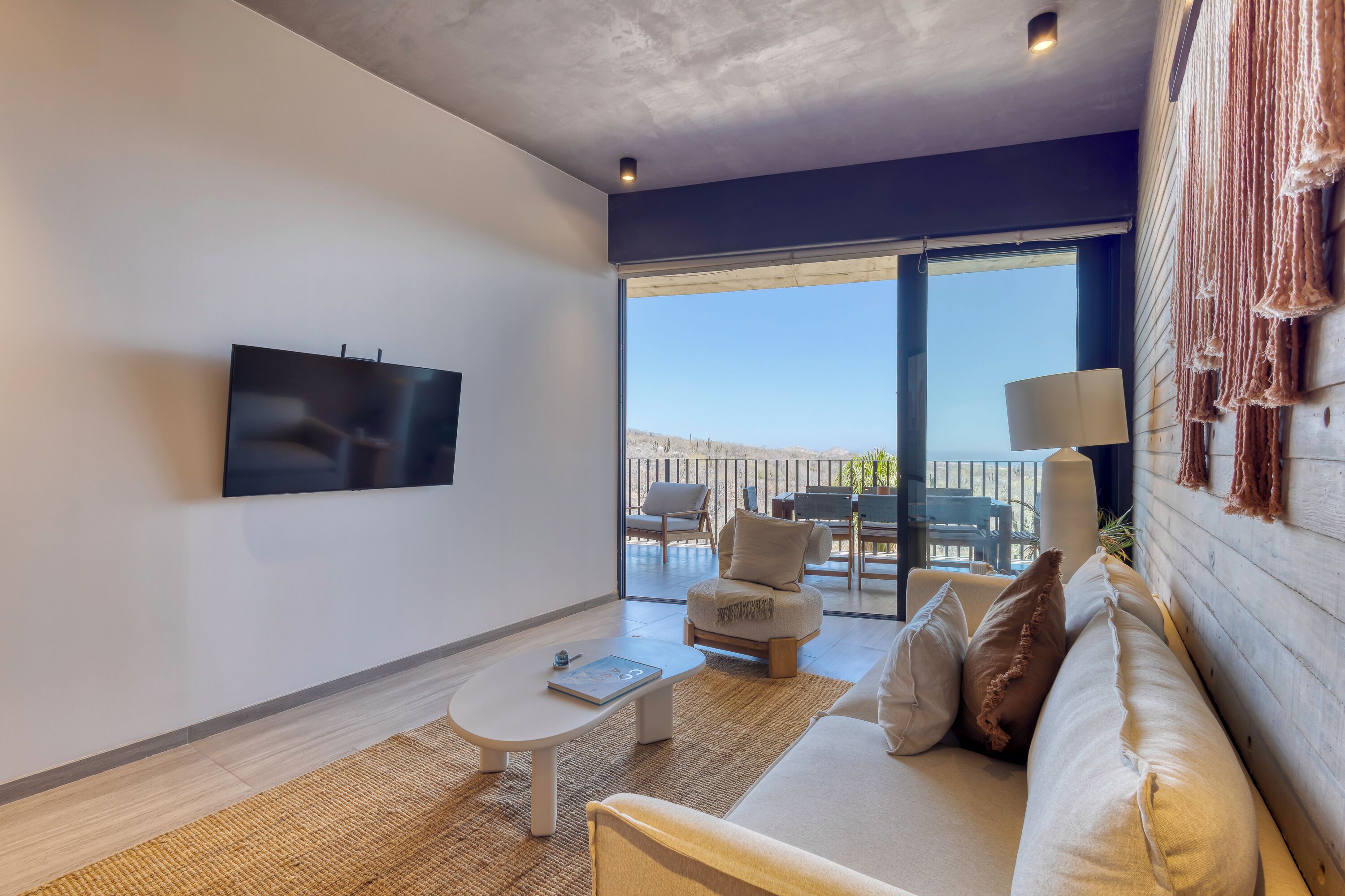 Luxury-Apartment, 2 Schlafzimmer, Balkon, Meerblick | Wohnzimmer