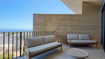 Departamento de lujo, balcón, vista a la ciudad | Balcón