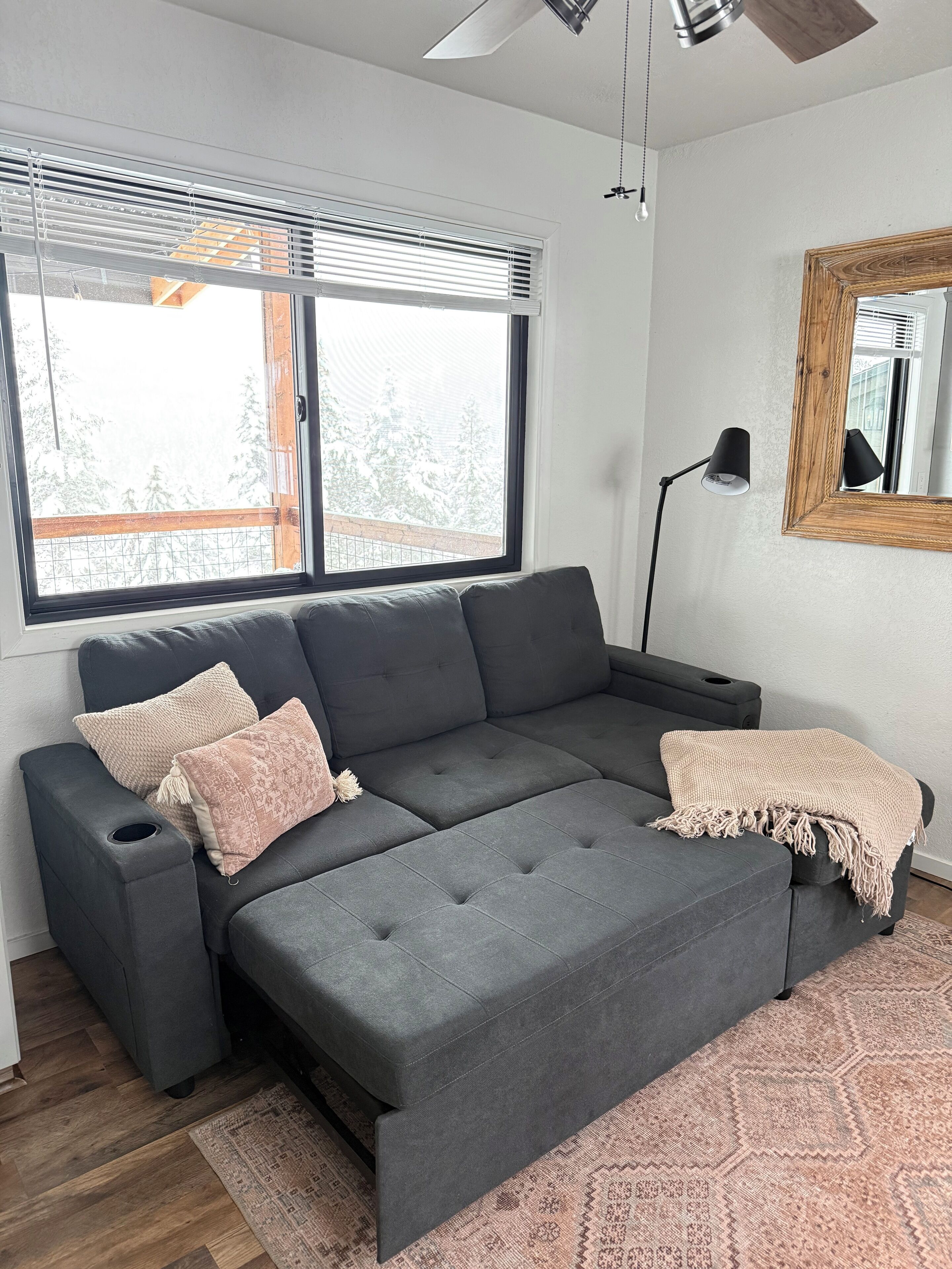 TV, fireplace, offices