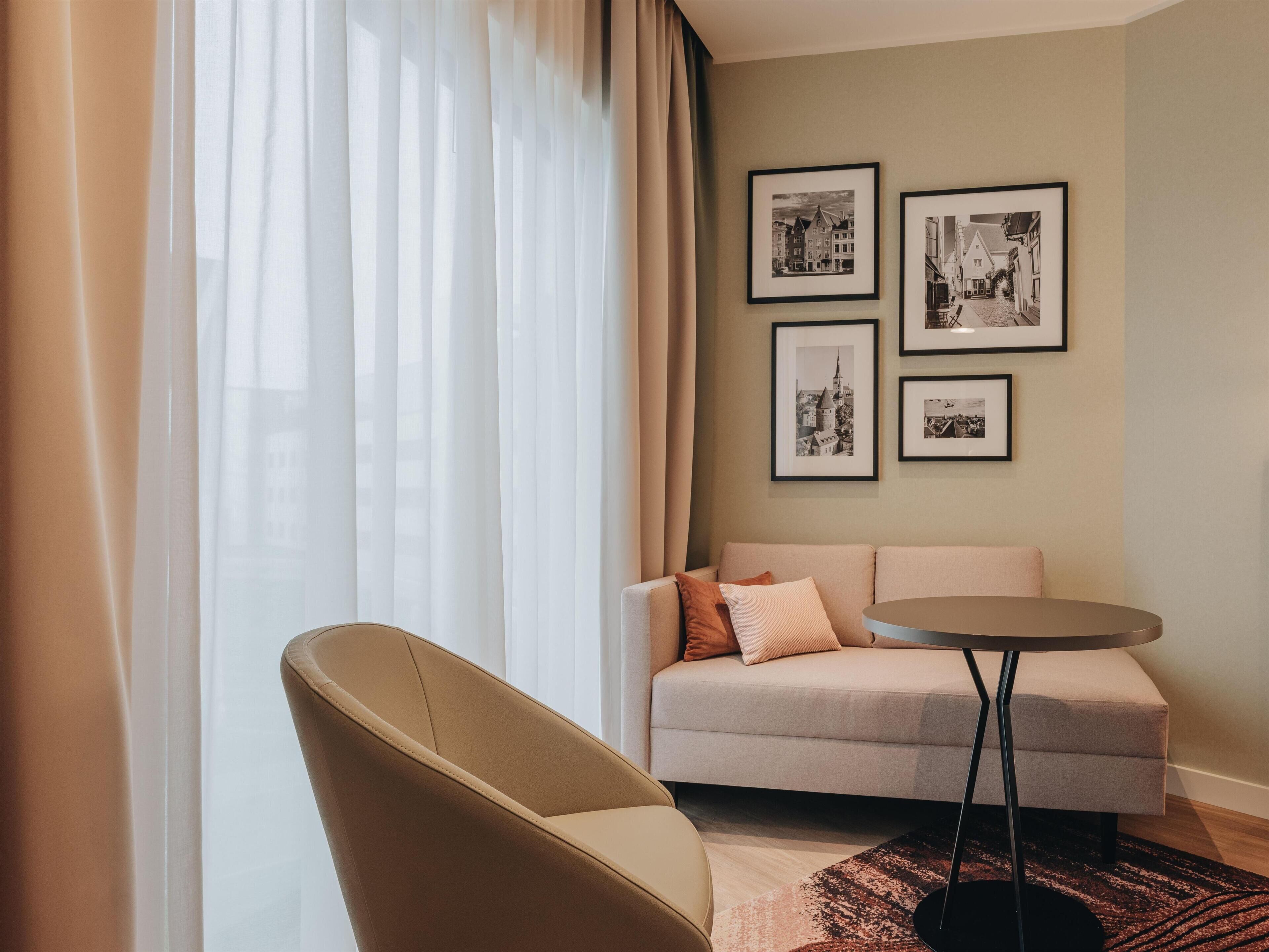 In-room safe, desk, blackout drapes, soundproofing