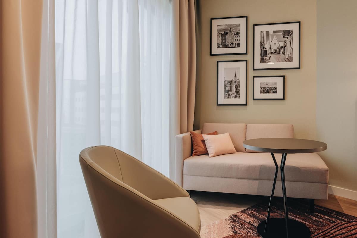 In-room safe, desk, blackout drapes, soundproofing