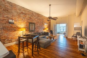 Smart TV, books, offices