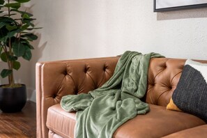 Smart-TV, Bücher, Arbeitsbereiche