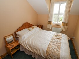 4 bedrooms, individually decorated, individually furnished