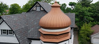 Apt 3 Hewitt Onion Tower attic walk up central Marquette, sauna fitness room