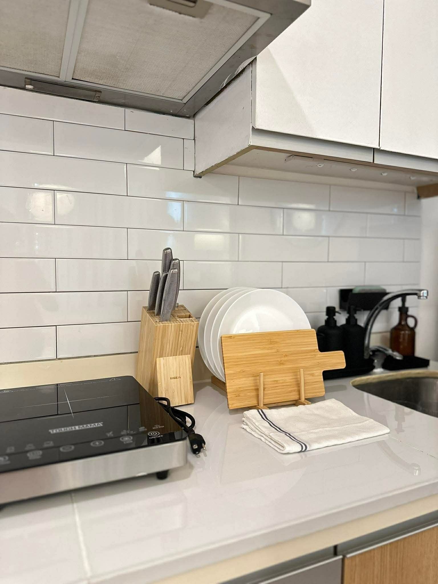 Fridge, microwave, electric kettle, cookware/dishes/utensils