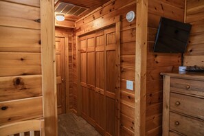 Interior - 4BR Cabin, Mountain View, Hot Tub, & Deck! (Pigeon Forge)