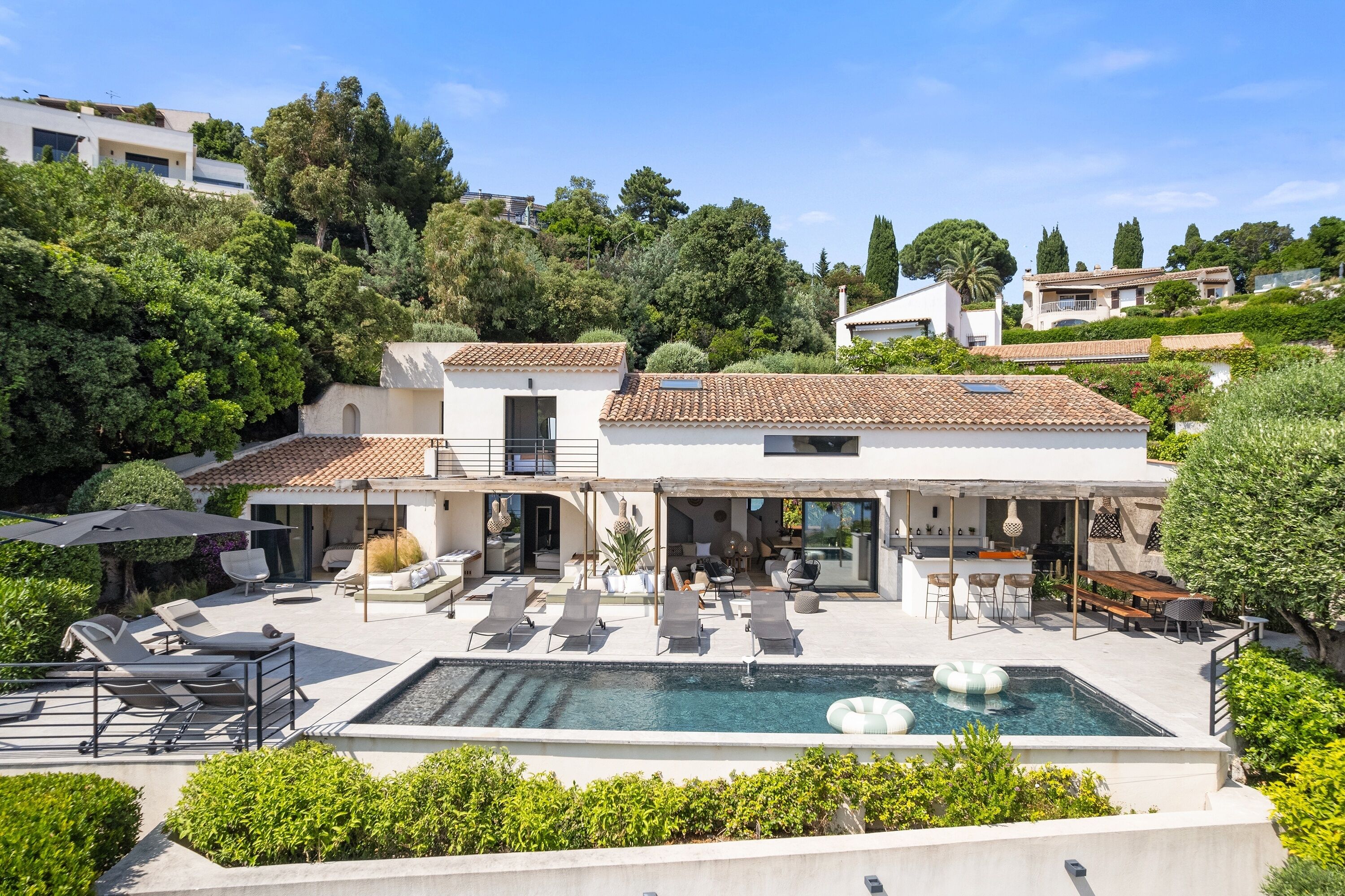 Een verwarmd zwembad