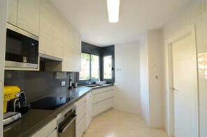 Apartment | Private kitchen - Apartment in Lescala With Garden Views (L'Escala)