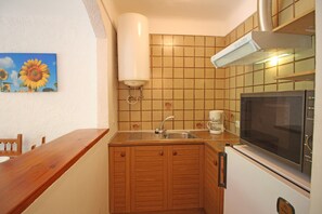 Private kitchen - Apartment Near Beach With Terrace (Castello d'Empuries)
