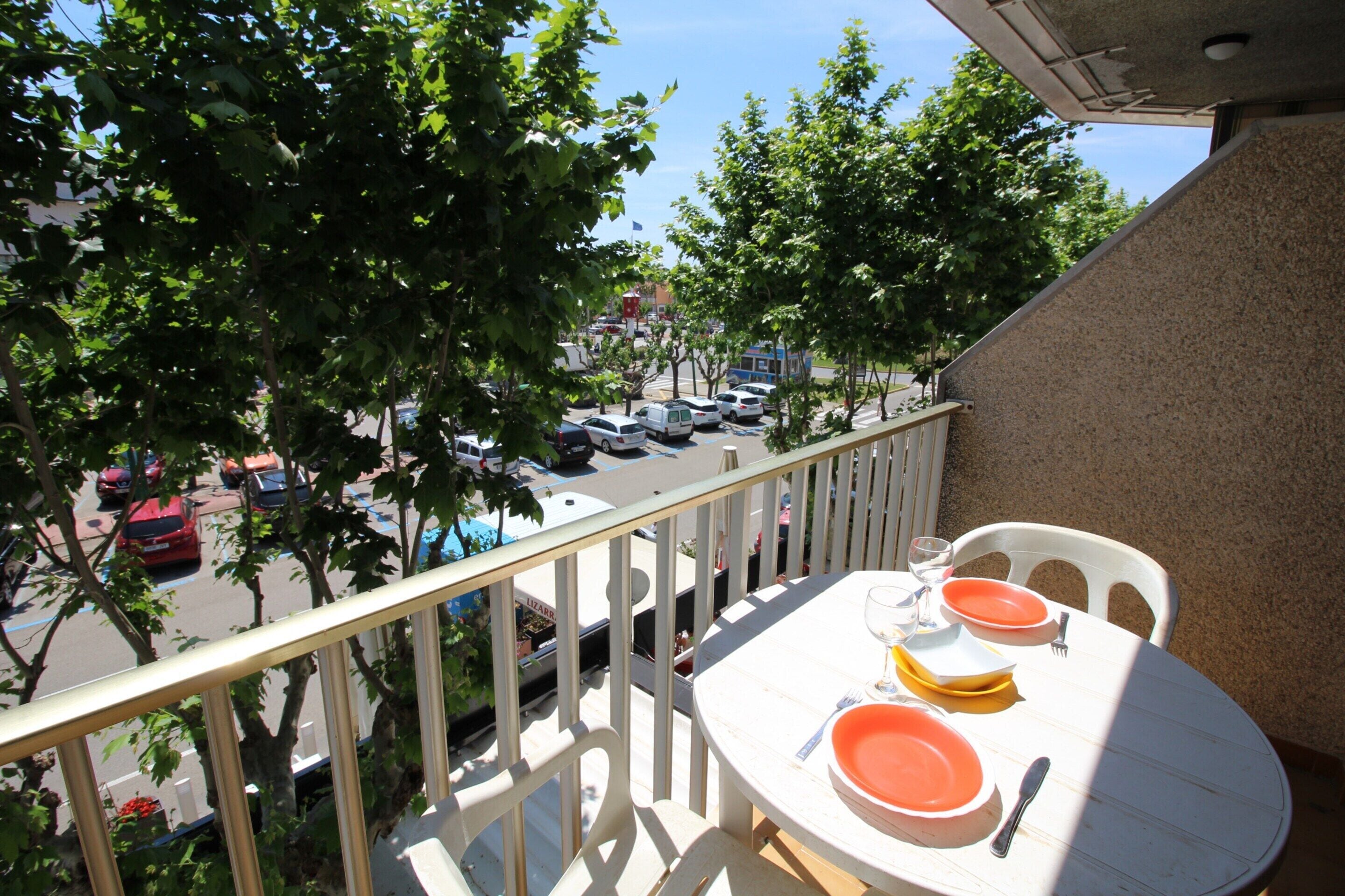 Apartment | Outdoor dining