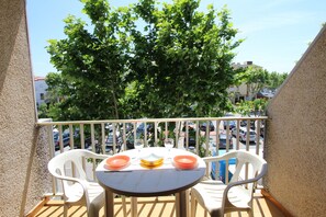 Apartemen | Tempat makan outdoor