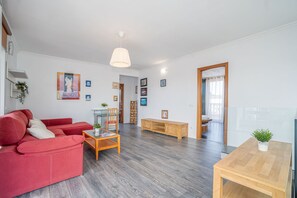 Villa | Living room - Sunlit Villa Near Sandy Beach (Castello d'Empuries)