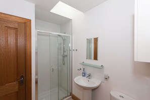 Bathroom - Appletree Cottage - sleeps 8 guests  in 3 bedrooms (Linlithgow)