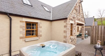 Appletree Cottage - sleeps 8 guests in 3 bedrooms