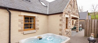 Appletree Cottage - sleeps 8 guests in 3 bedrooms