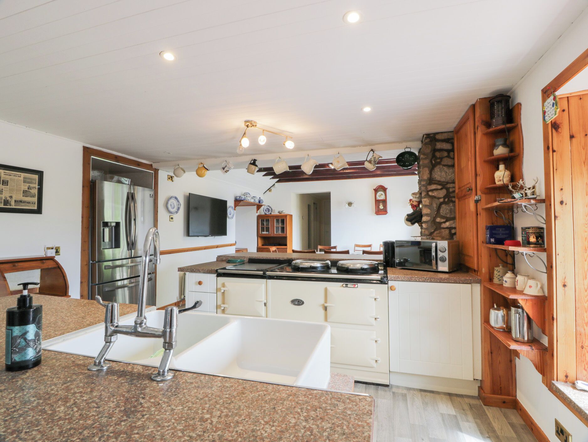 Astianpesukone, keittoastiat/astiat/ruokailuvälineet