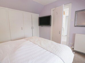 4 bedrooms, individually decorated, individually furnished, free WiFi