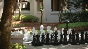 Property grounds - Marriott’s Harbour Club 2-Bedroom Villas – The Perfect Lowcountry Getaway (Hilton Head Island)