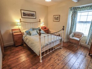 2 عدّة غرف نوم وبديكورات فريدة لكل غرفة وطراز فريد لكل وحدة