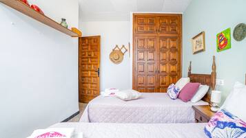 Villa | 4 bedrooms, iron/ironing board