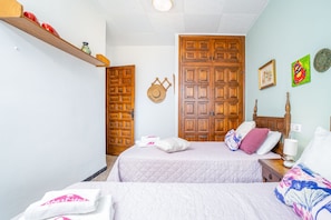 Villa | 4 chambres, fer et planche à repasser