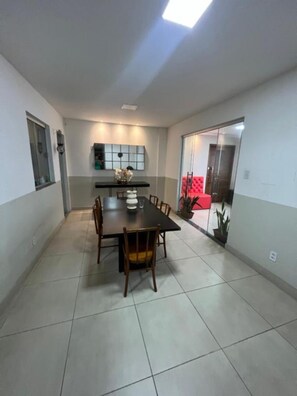 Living area - Hangar House Hostel (Belém)
