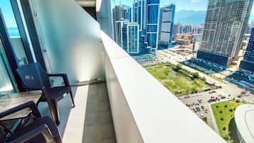 ์ปดํฌํธ ์ํํธ, ํด๋ณ ์ ๋ง | ๋ฐ์ฝ๋