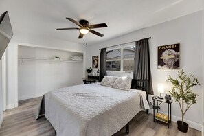 Desk, iron/ironing board, free WiFi, bed sheets