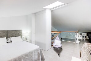 Apartment | 3 bedrooms, iron/ironing board - Pretty Apartment in Costa Brava (Cadaqués)