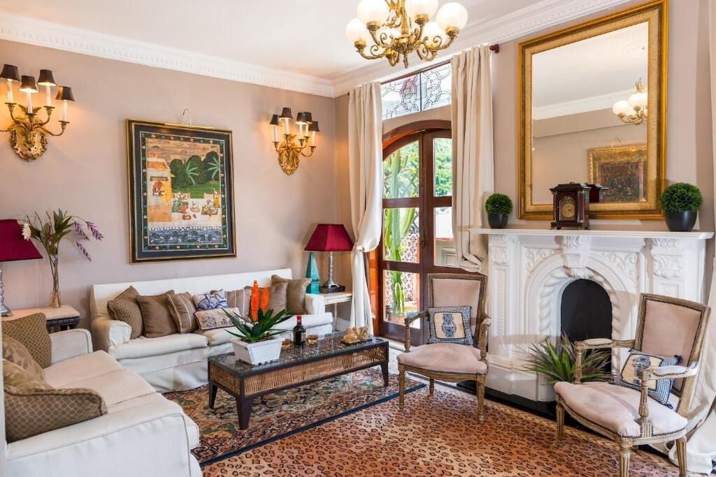 豪華公寓, 露台, 部分海景 | 客廳 | 平面電視、DVD 播放機、書籍