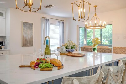 Elegant 5BR w/ Private Pool, Dock and Game Room