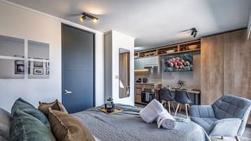 Ropa de cama de alta calidad, edredón y tabla de planchar con plancha