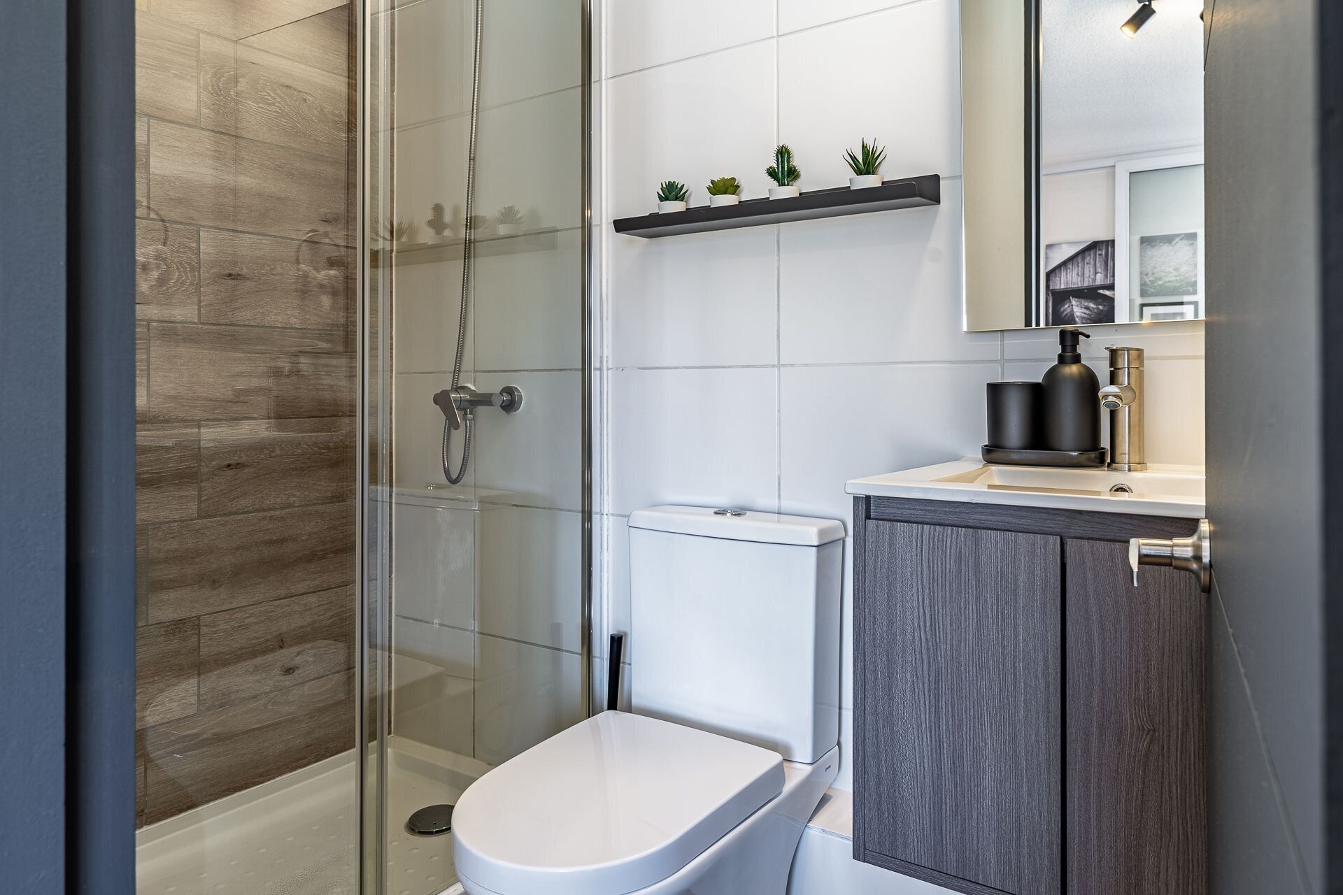 Exclusive Apartment | Bathroom