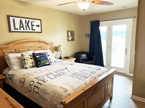 2 slaapkamers, een strijkplank/strijkijzer, gratis wifi, beddengoed