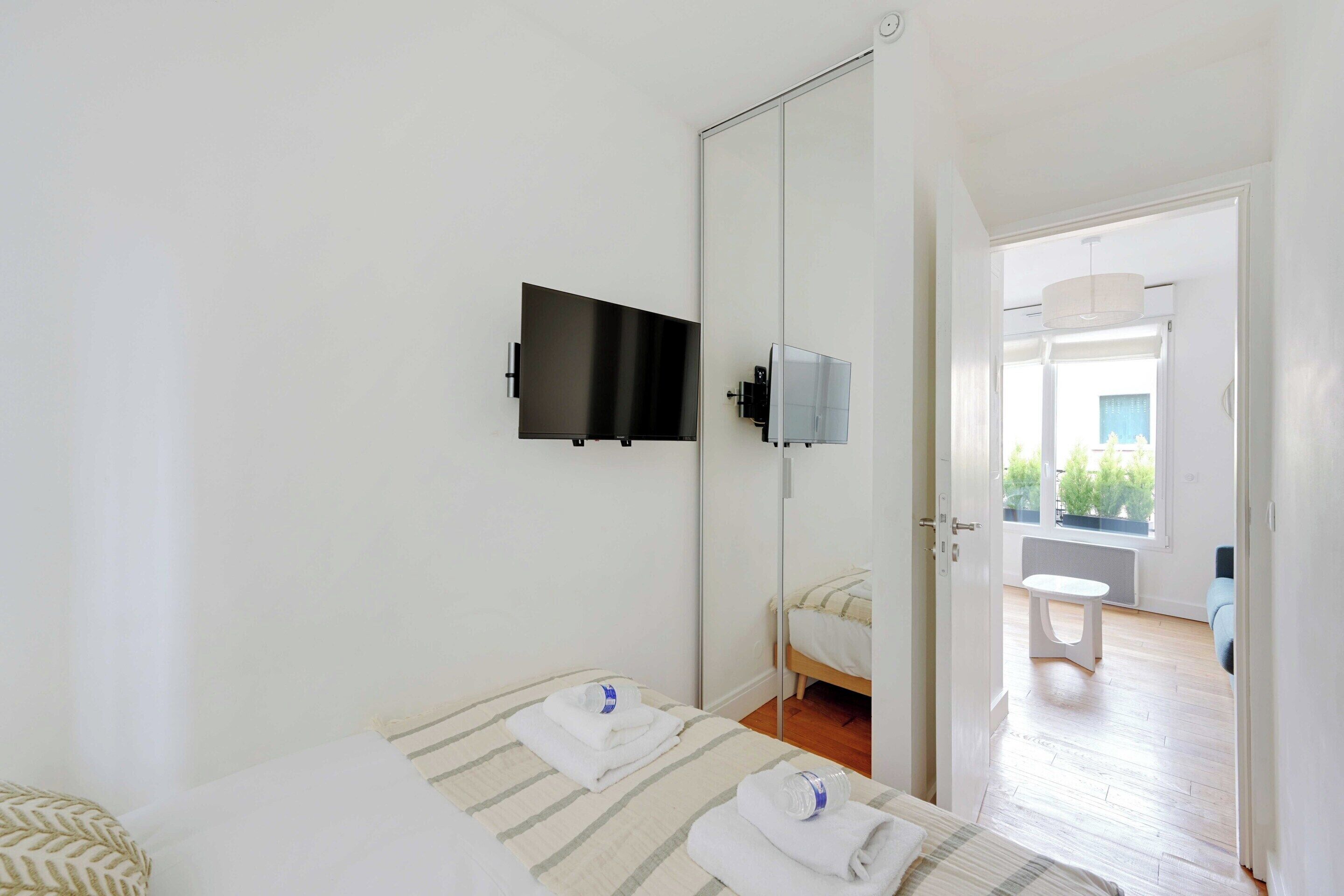 Apartment | 1 bedroom, laptop workspace, iron/ironing board, bed sheets