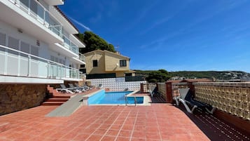 Apartamento | Piscina | Una piscina al aire libre