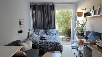 1 chambre, bureau, lit parapluie, Wi-Fi