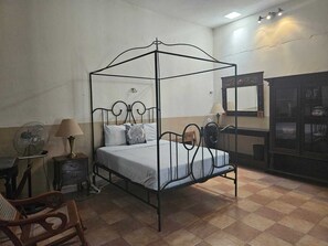 Bügeleisen/Bügelbrett, WLAN, Bettwäsche