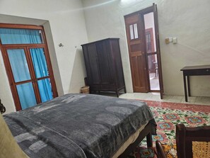 3 bedrooms, iron/ironing board, WiFi, bed sheets - Pool, garden and colonial charm! (Centro)