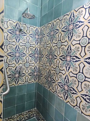 Haartrockner, Toilettenpapier