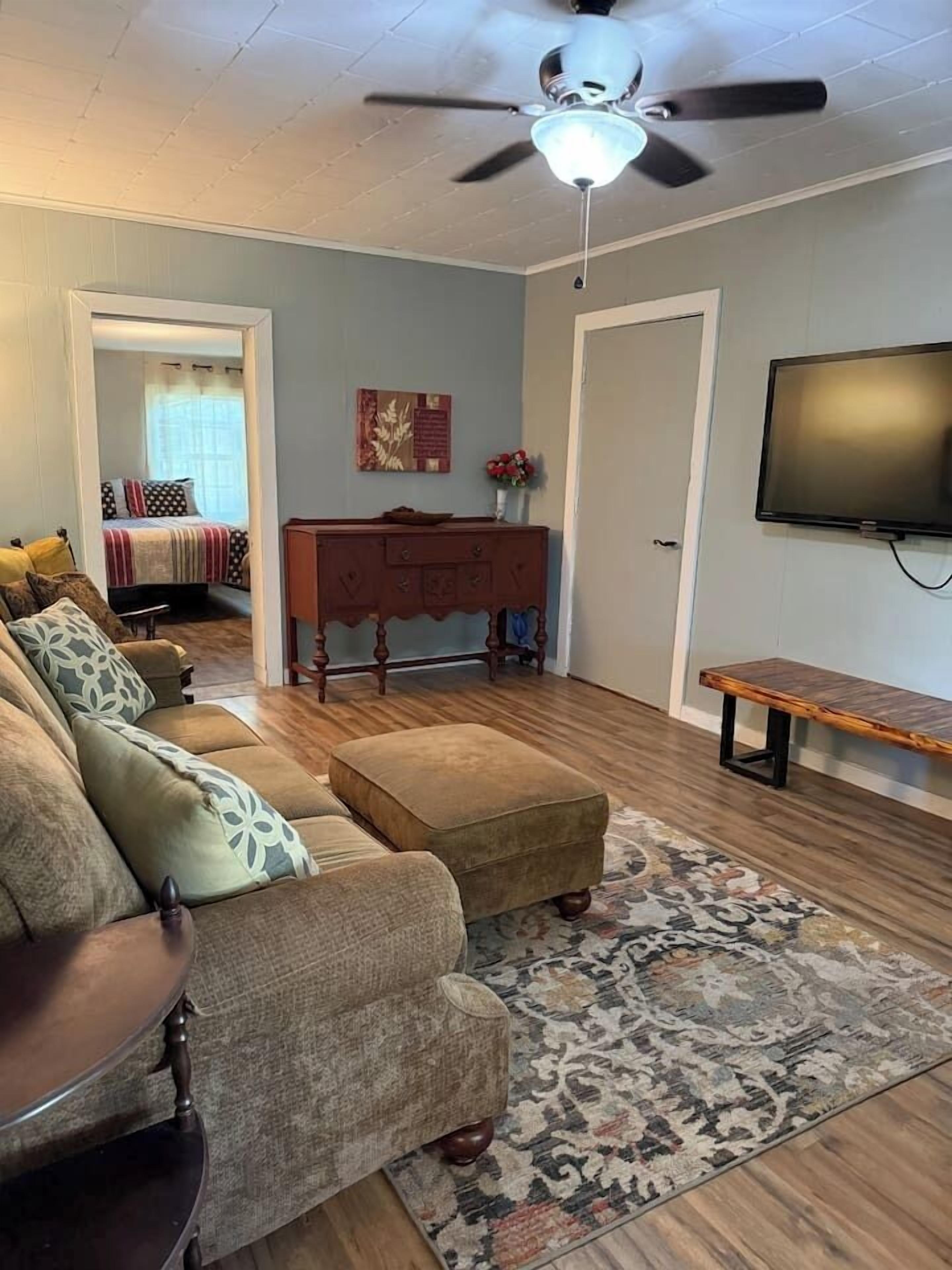 3 chambres, fer et planche à repasser, Wi-Fi gratuit, draps fournis