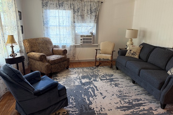 Comfortable seating for 6