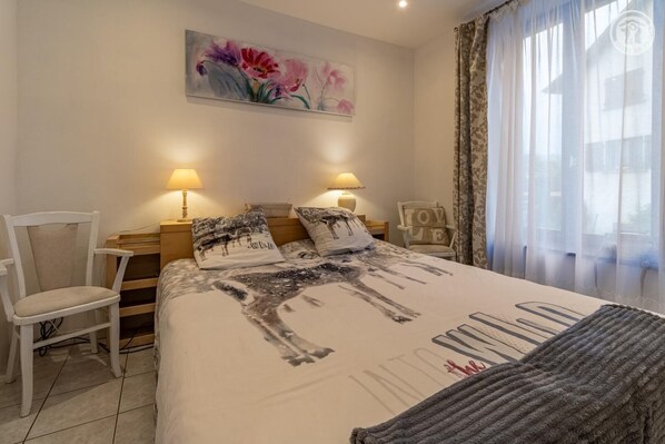 1 bedroom, iron/ironing board, bed sheets