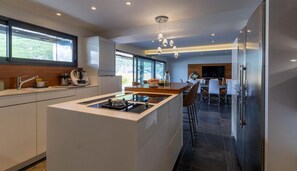 Fridge, microwave, oven, stovetop - LE ST-INN - BRISON SAINT INNOCENT (BRISON SAINT INNOCENT)