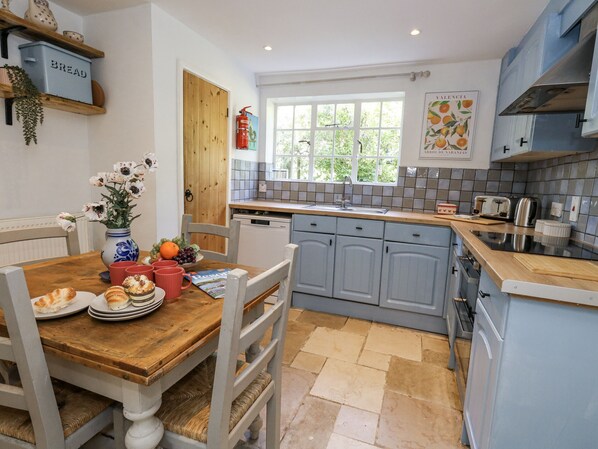 Dishwasher, cookware/dishes/utensils