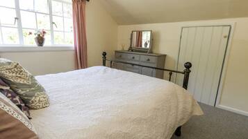 2 bilik tidur, dihias secara berasingan