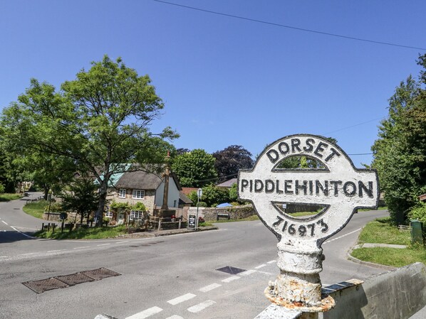 Exterior detail - Happiness Cottage (Dorchester)