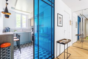 Ugn, spishäll och diskmaskin